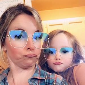 Meet your Posher, Lori